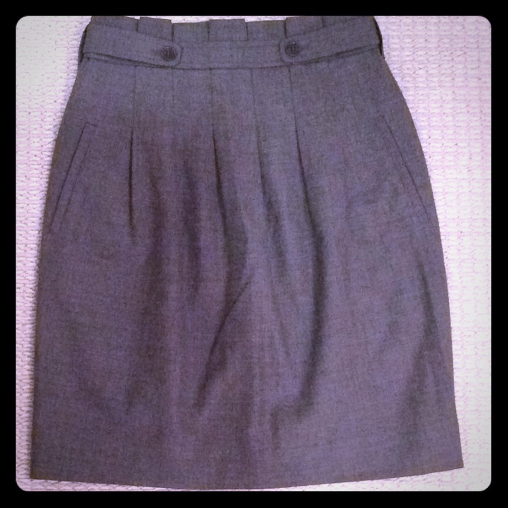 BCBG Max Azria heather gray skirt - Size 4 EUC